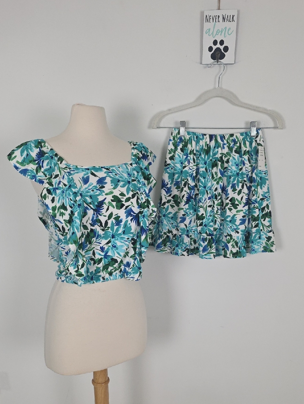 Xtraordinary 2 Piece Teal, Aqua & Blue Floral